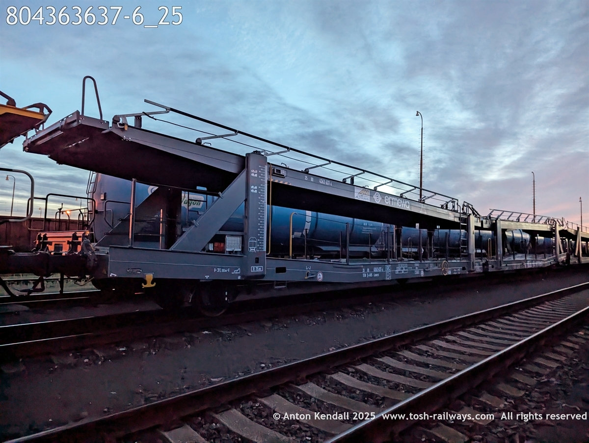 804363637-6_25.jpg